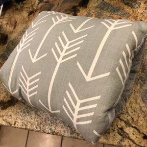 Nursing pillow